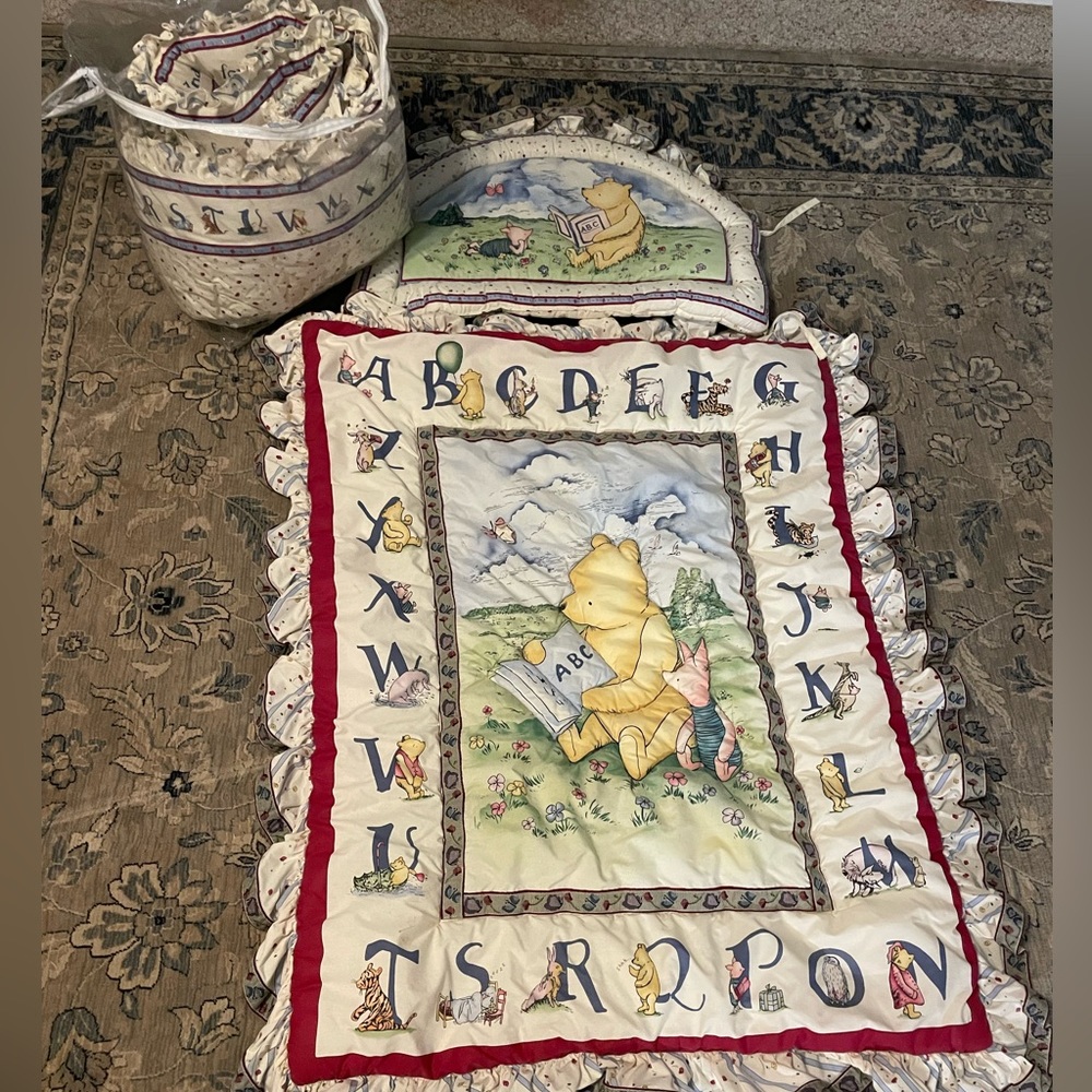 Winnie the Pooh crib set